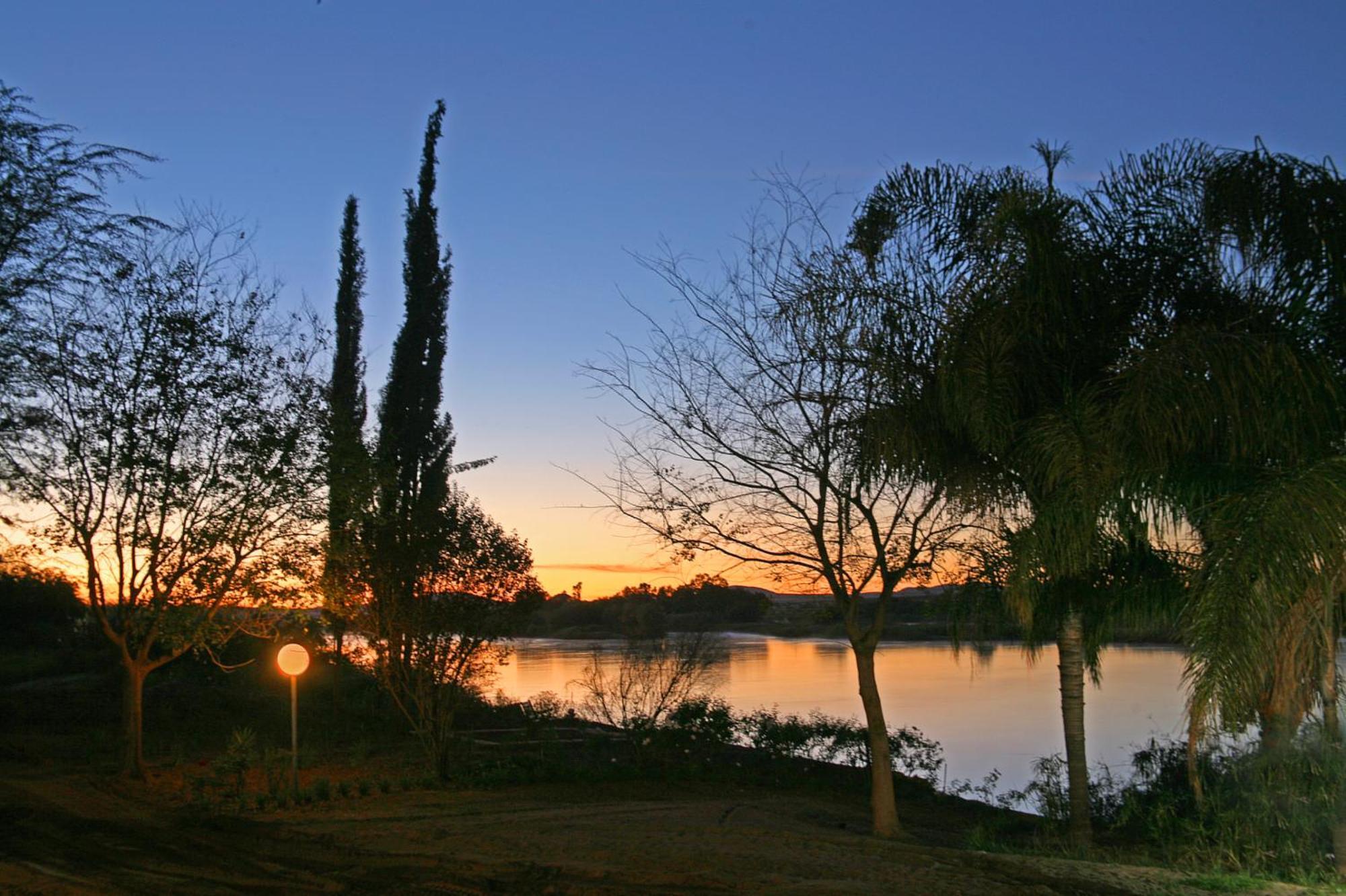 River Place Manor Upington Eksteriør billede