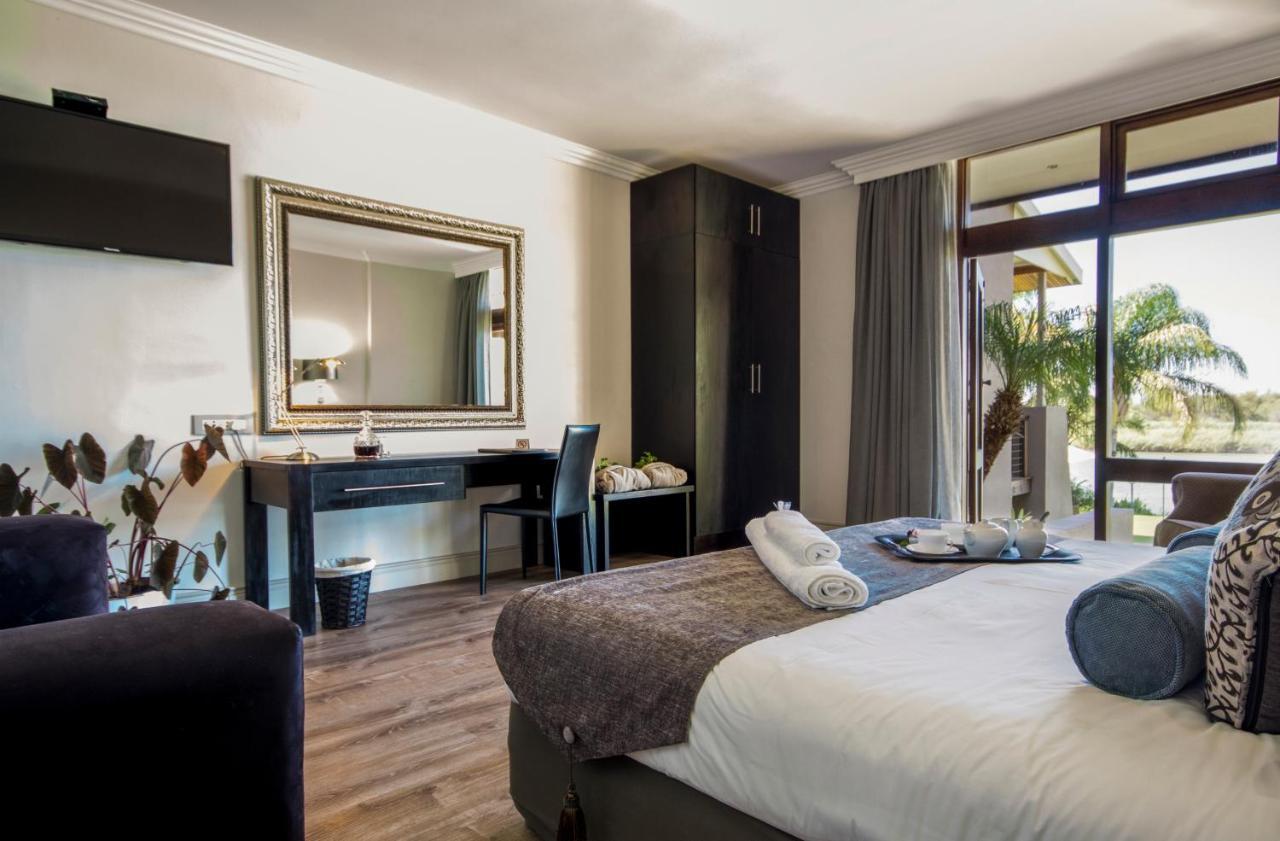 River Place Manor Upington Eksteriør billede