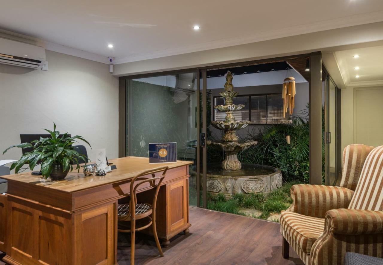 River Place Manor Upington Eksteriør billede