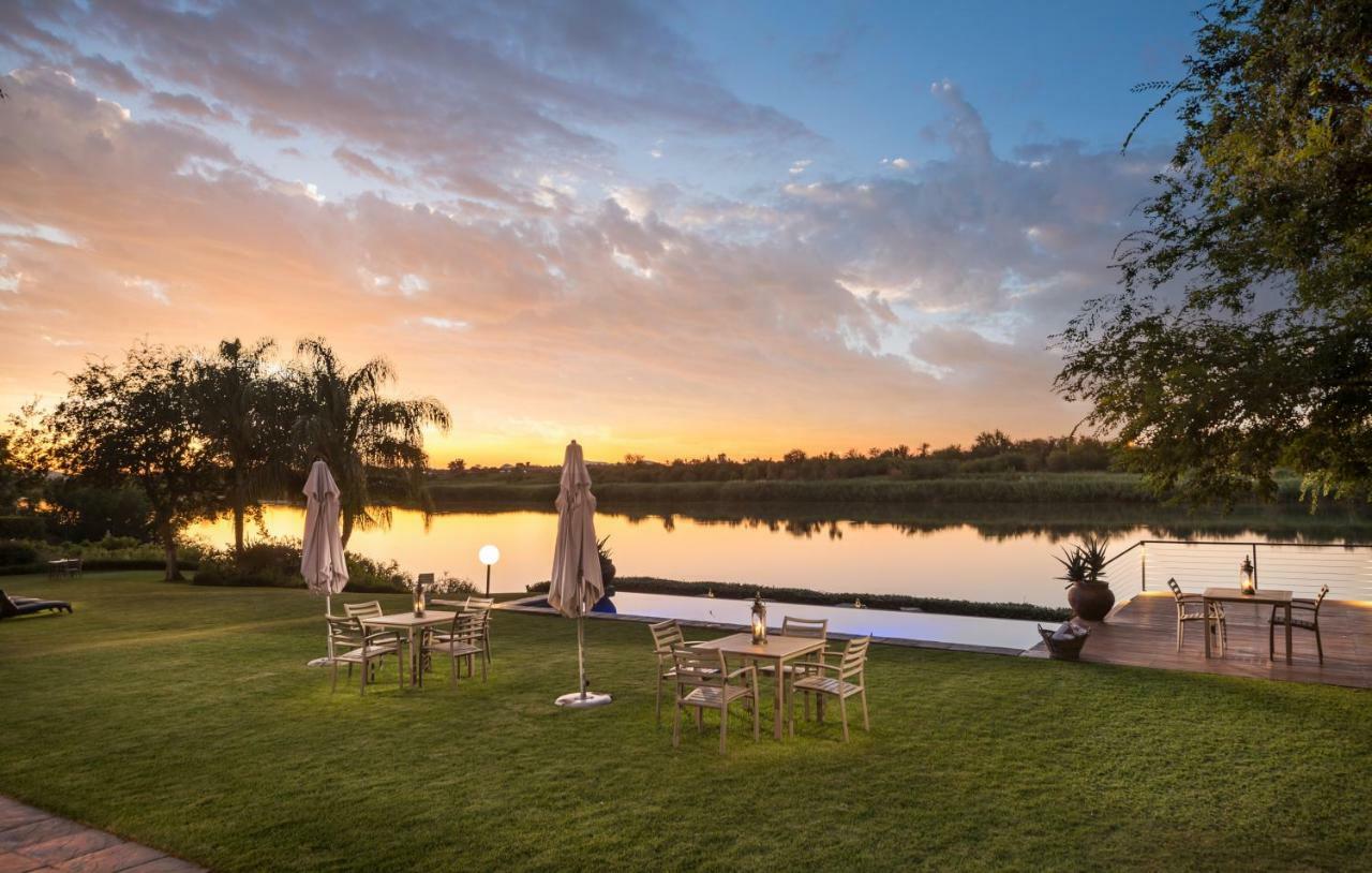 River Place Manor Upington Eksteriør billede