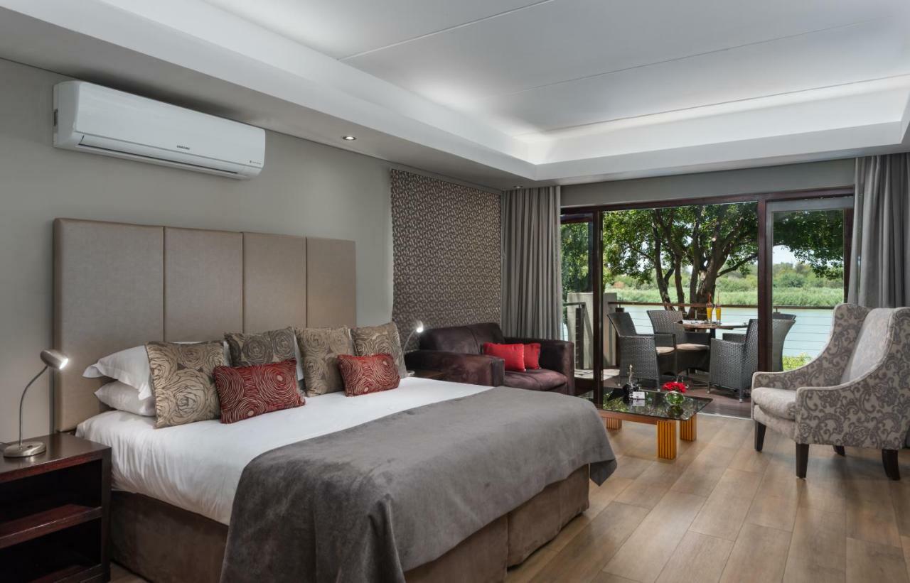 River Place Manor Upington Eksteriør billede