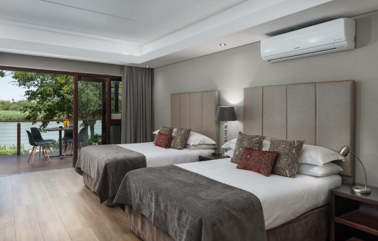 River Place Manor Upington Eksteriør billede